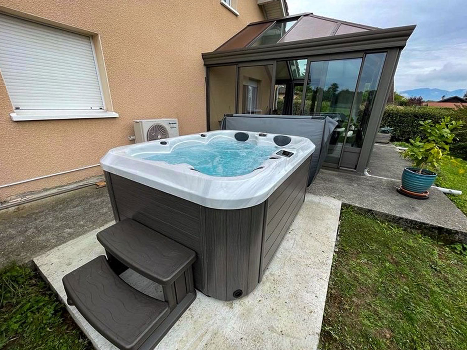 Installation de spa canadien 3 places