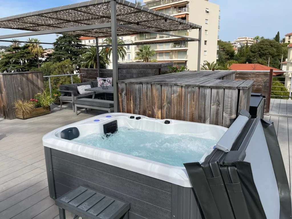 Installation d’un spa 3 places Fusion Spa