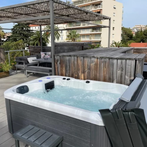 Installation d’un spa 3 places Fusion Spa