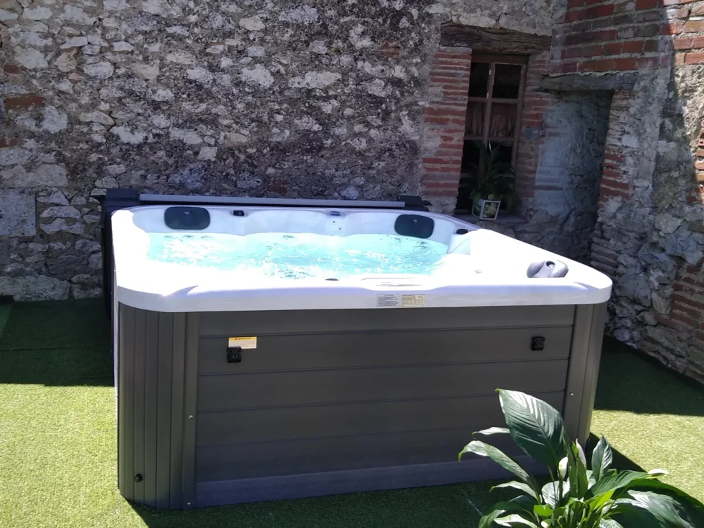 Spa 5 places dont 2 allongées