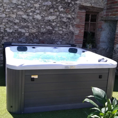 Spa 5 places dont 2 allongées