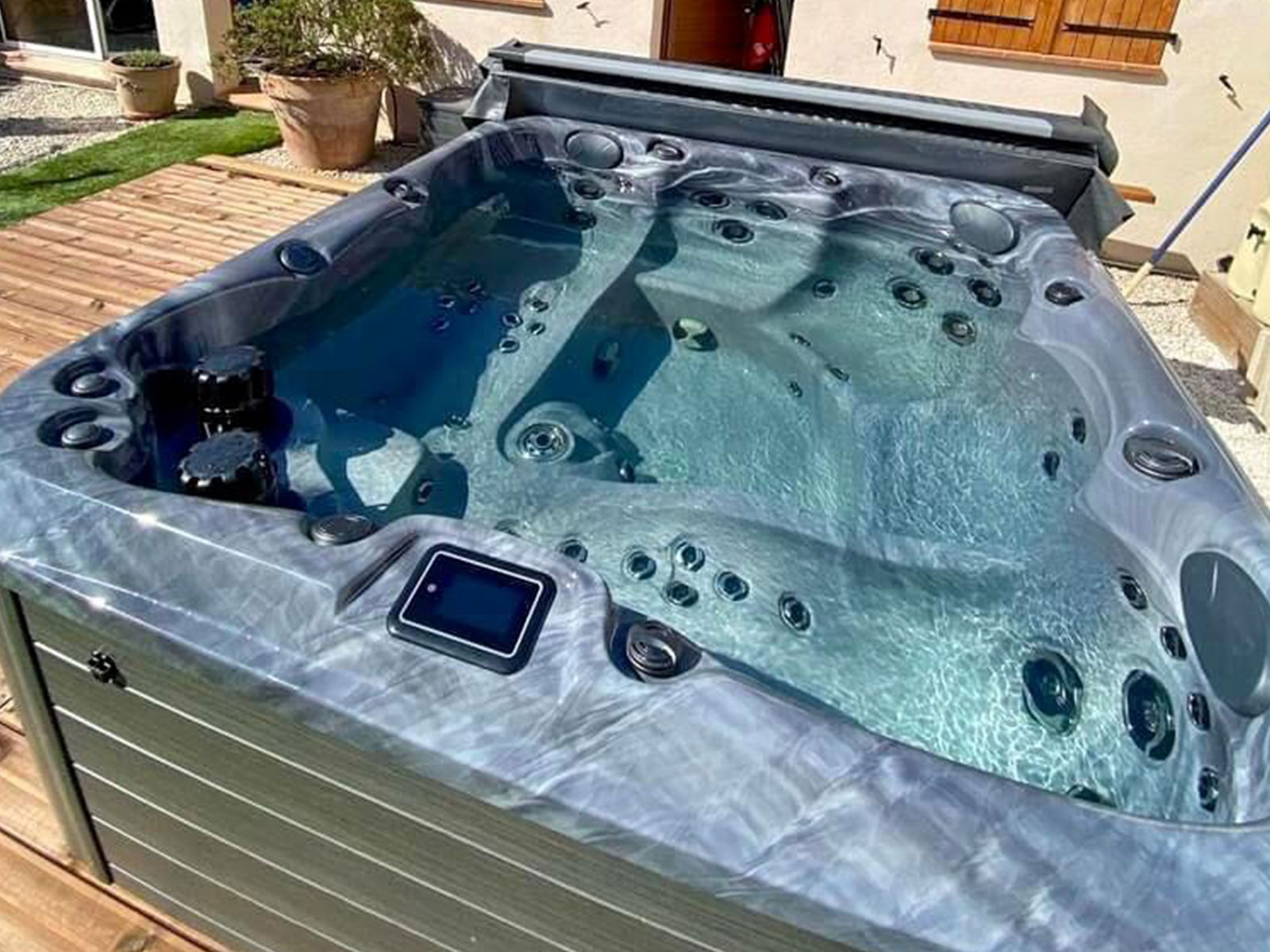 Vendeur de spa 5 places pour 5 adulte